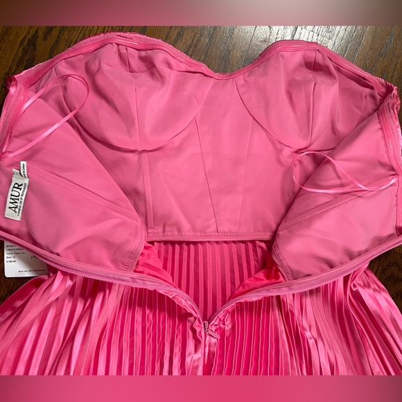 AMUR NWT Kin Pink Strapless Pleated Midi Valentine’s Prom Dress Size 12 - Picture 14 of 16